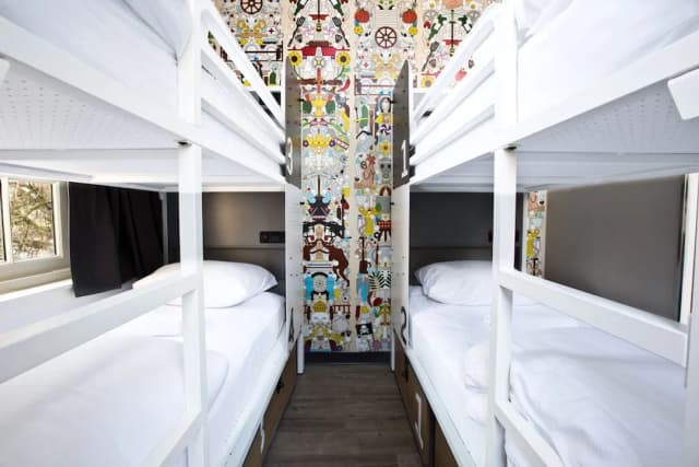 Generator Amsterdam-Private 4-bed Room-3