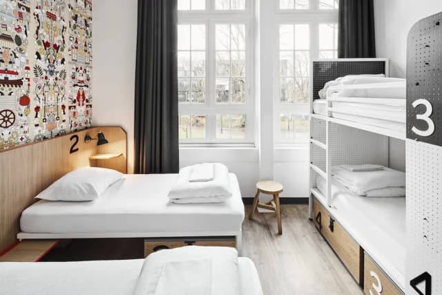 Generator Amsterdam-Bed in a 4 bed Deluxe Dorm-1