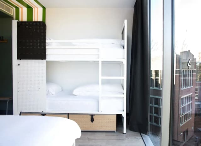 Generator Amsterdam-Bed in a 4 bed Deluxe Dorm-2