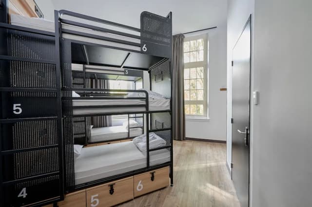 Generator Amsterdam-Private 6-bed Room-3