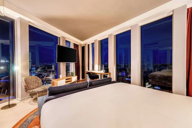 nhow Amsterdam RAI-nhow Premium room Double View with Bath King-1