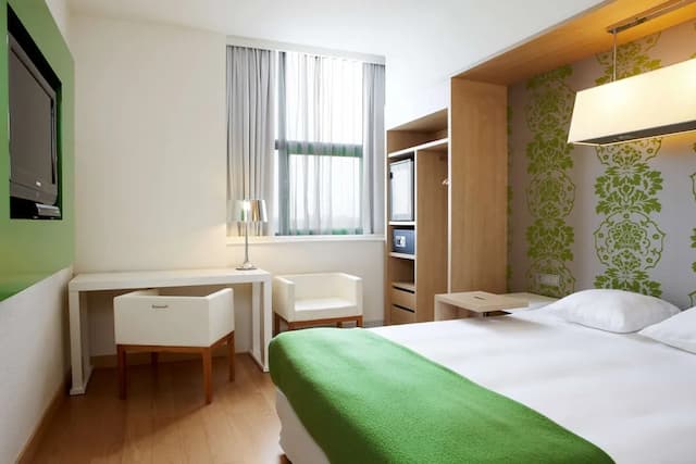 NH Amsterdam Noord-Standard Room-1