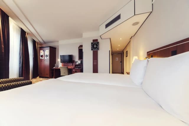 Banks Mansion-Guest Suite with canal view-2