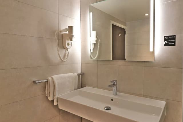 XO Hotels City Centre-Standard Twin Room-6