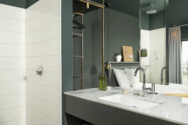Van der Valk Amsterdam Amstel-舒适客房, 独立浴室 (Open Bathroom)-1