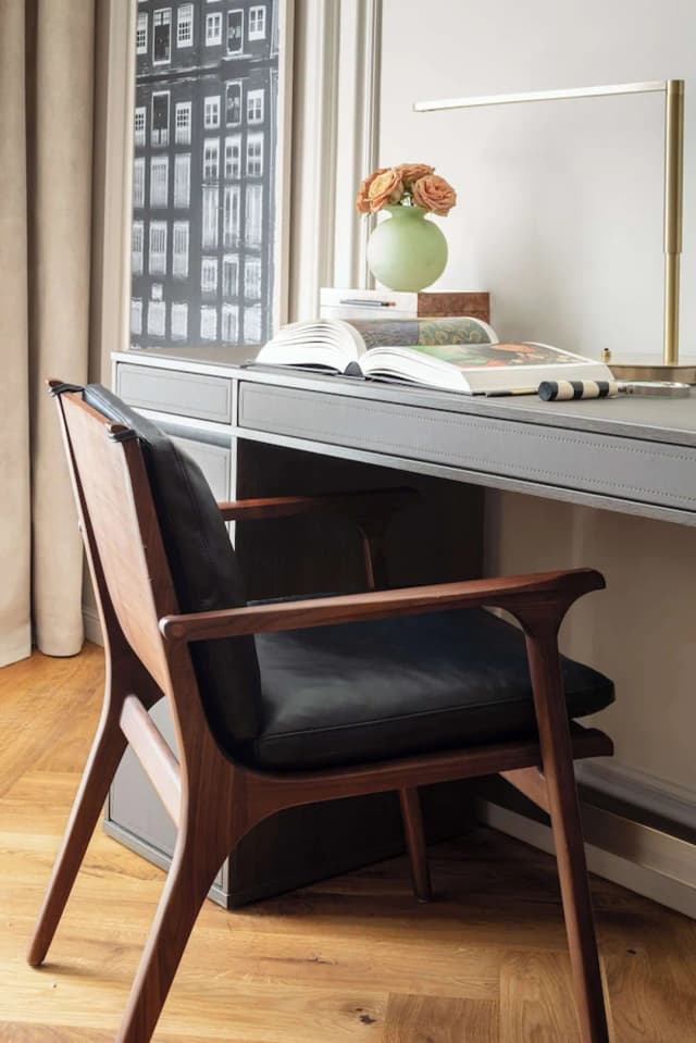 Anantara Grand Hotel Krasnapolsky Amsterdam-Premium Room (Dam View)-6