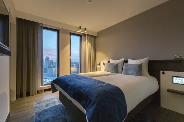 Postillion Hotel Amsterdam-Standard Twin Room-1