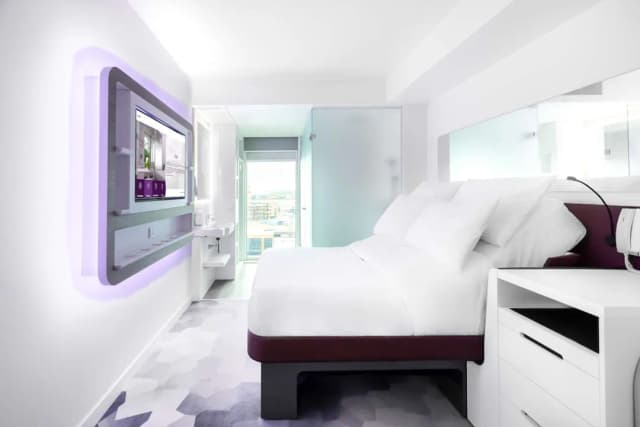 YOTEL Amsterdam-Premium Room-1