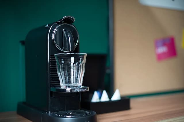 The Social Hub Amsterdam West 4-Deluxe Studio-2