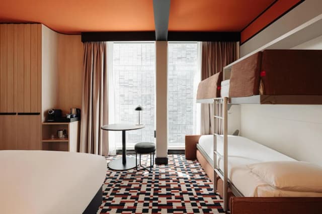 阿姆斯特丹希爾頓逸林中央車站飯店-Family Connecting Room with Bunk Bed-6