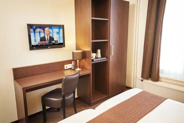 內斯飯店-四人房 (Family)-4