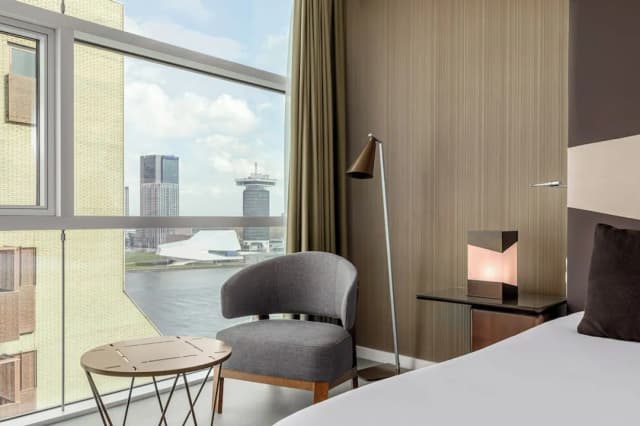 룸 메이트 아이타나, 암스테르담-슈피리어 더블룸, 퀸사이즈침대 1개-6