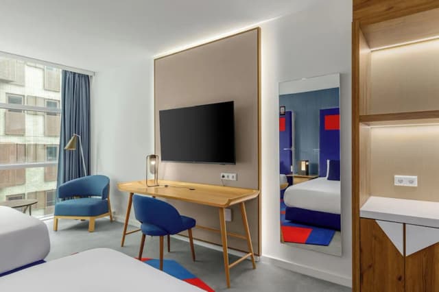 룸 메이트 아이타나, 암스테르담-슈피리어 트윈룸, 싱글침대 2개-5