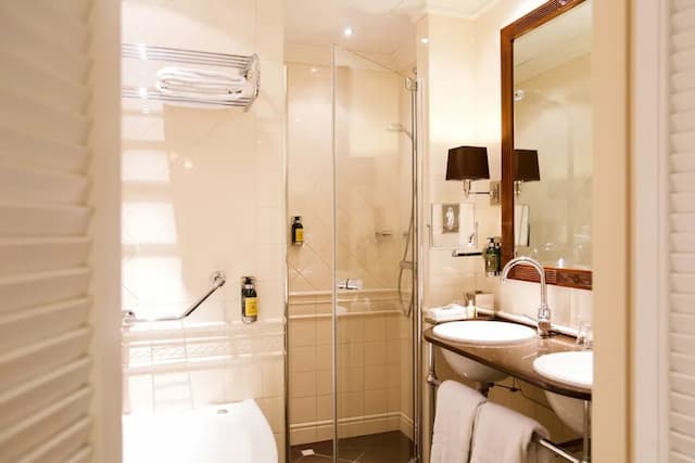 艾斯特雷酒店-豪華雙人或雙床房-3