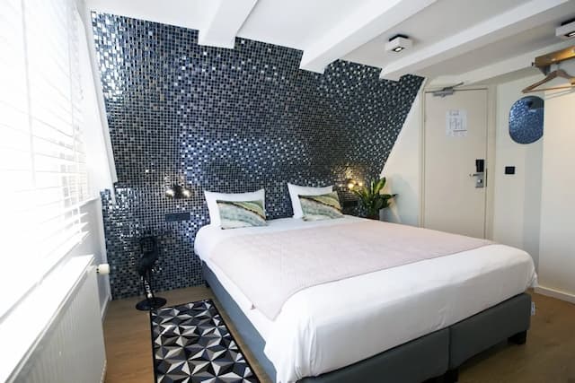 クエンティン ホテル ゴールデン ベア-ダブルルーム クイーンベッド 1 台-10