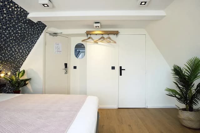 クエンティン ホテル ゴールデン ベア-ダブルルーム クイーンベッド 1 台-13