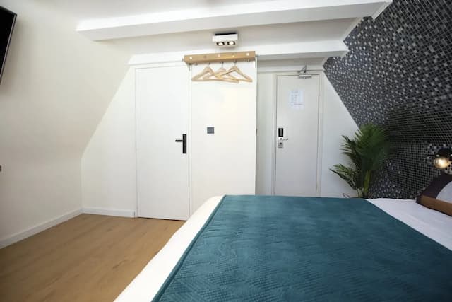 クエンティン ホテル ゴールデン ベア-ダブルルーム クイーンベッド 1 台-16