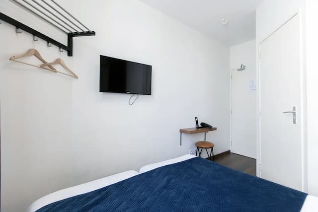 クエンティン ホテル ゴールデン ベア-ツインルーム-9