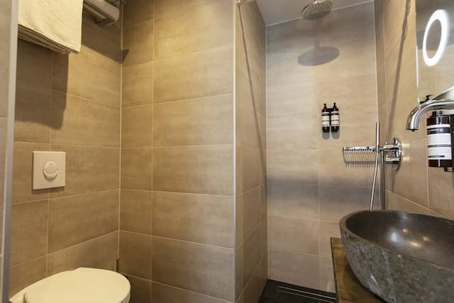 クエンティン ホテル ゴールデン ベア-ラグジュアリー ダブルルーム-18