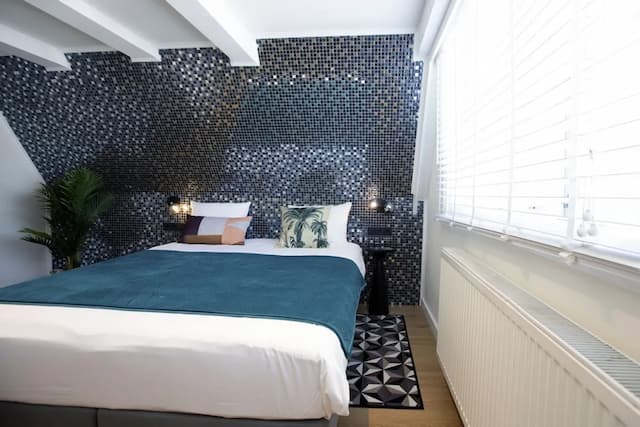 クエンティン ホテル ゴールデン ベア-ロフト クイーンベッド 1 台-2