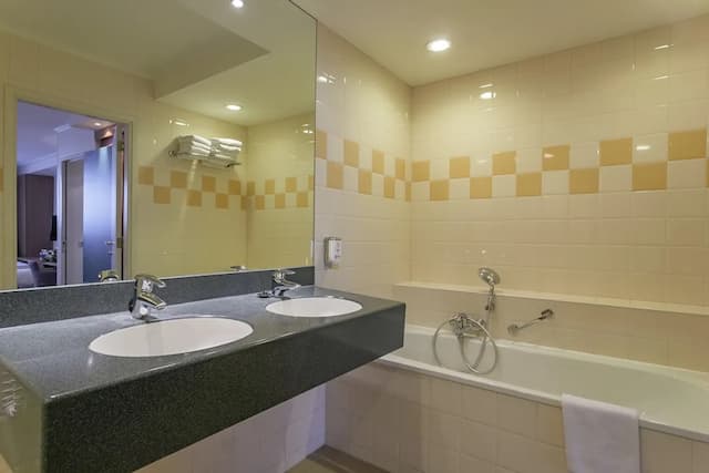 大道酒店-四人房-10