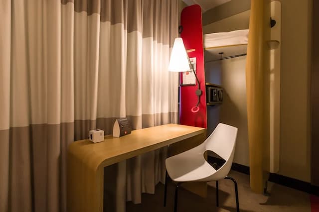 イビス アムステルダム シティ ウエスト-スタンダード ルーム シングルベッド 3 台-2