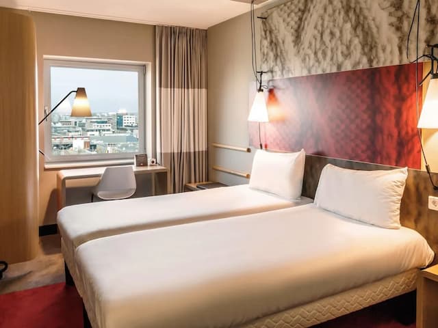 イビス アムステルダム シティ ウエスト-スタンダード ルーム シングルベッド 3 台-11