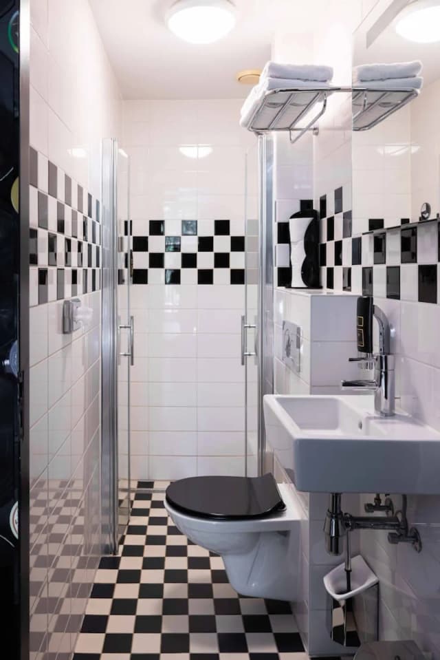 阿姆斯特丹 BackStage 飯店-標準三人房, 3 張單人床, 私人浴室-4