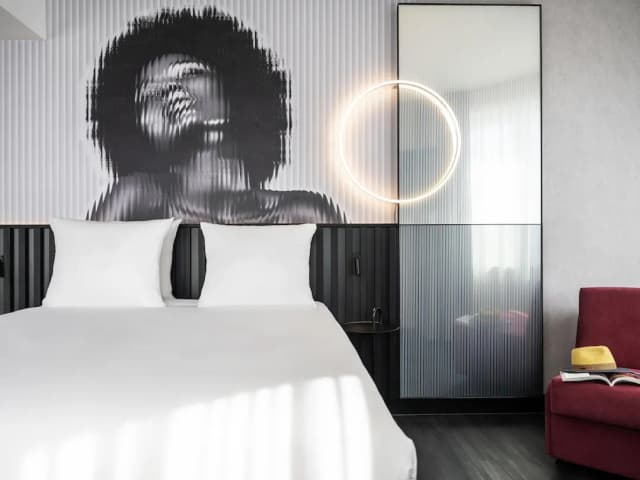 Amsterdam Tribe City 飯店-高級客房, 1 張加大雙人床和 1 張沙發床-3