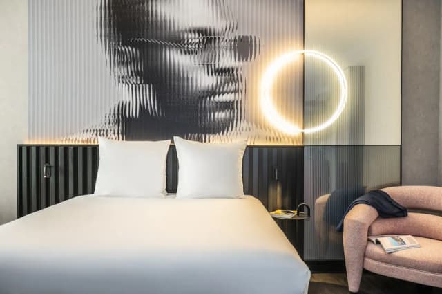 Amsterdam Tribe City 飯店-豪華四人房, 1 張標準雙人床和 1 張沙發床-2