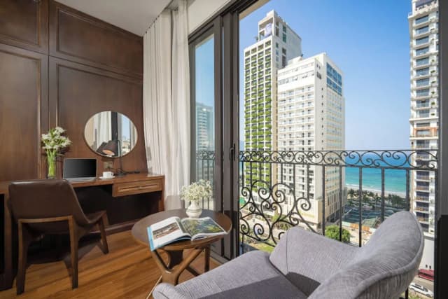 ゴールデンロータス ホテル ダナン-エグゼクティブ スイート キングベッド 1 台 浴槽 シービュー (Balcony, Afternoon Tea)-2