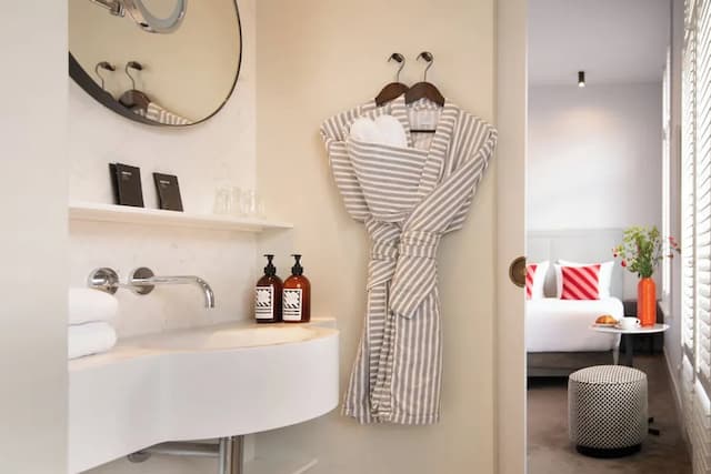 メゾン・エル・アムステルダム-デラックス ダブルルーム ガーデンビュー-2