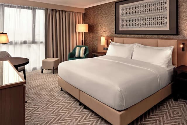 Hilton Vienna Park-Family Connecting Room-10