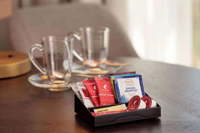 Hilton Vienna Park-Junior Suite, 1 King Bed (Park)-2