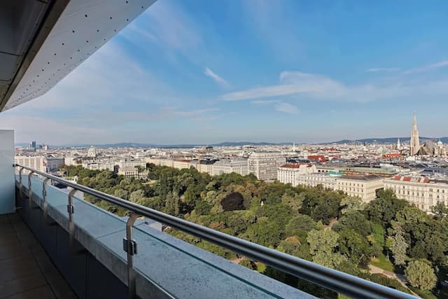 Hilton Vienna Park-Suite, 1 King Bed (Grand Park, Lounge Access)-8