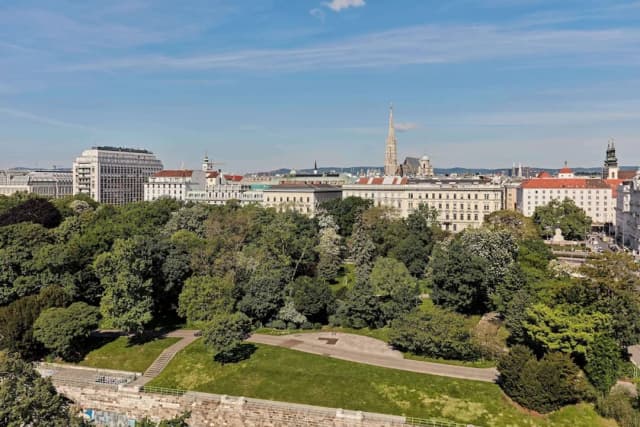 Hilton Vienna Park-Premium Room, 2 Twin Beds, Park View-12
