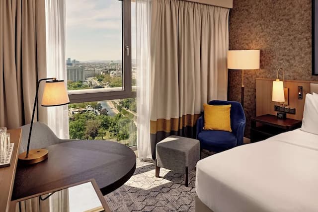 Hilton Vienna Park-Executive Room, 1 King Bed-4
