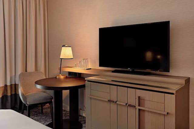 Hilton Vienna Park-Executive Room, 2 Twin Beds-2