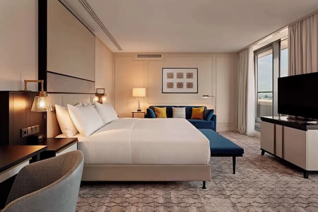 Hilton Vienna Park-Suite, 1 King Bed (Park Penthouse)-1