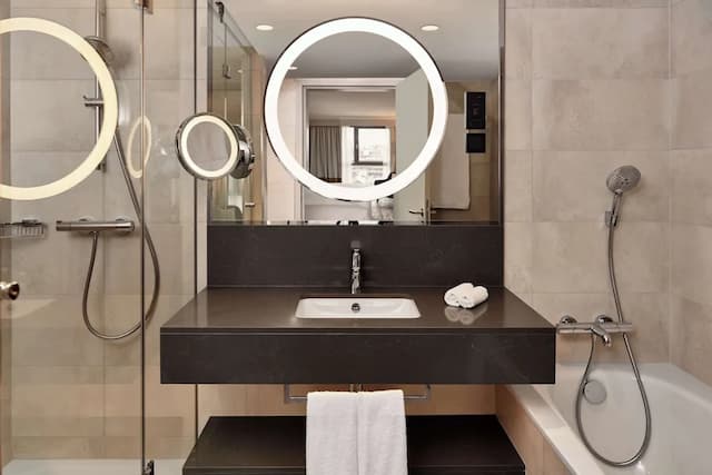 Hilton Vienna Park-Suite, 1 King Bed (Park Penthouse)-8