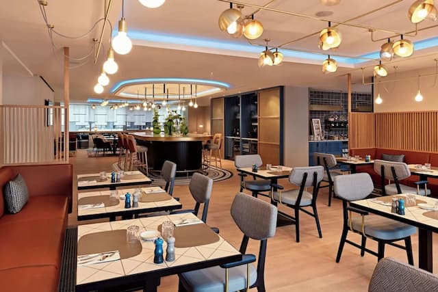 Hilton Vienna Park-Penthouse, 1 King Bed (Panorama)-9