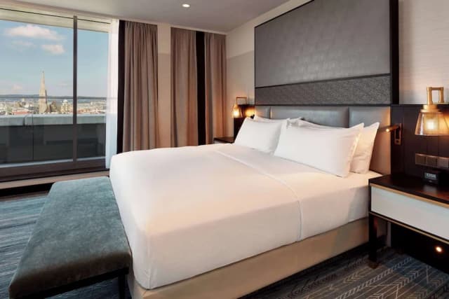 Hilton Vienna Park-Suite, 1 King Bed (Grand View Penthouse)-2