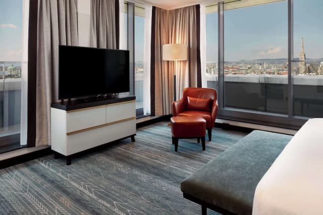 Hilton Vienna Park-Suite, 1 King Bed (Grand View Penthouse)-4