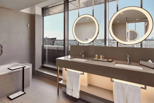 Hilton Vienna Park-Suite, 1 King Bed (Grand View Penthouse)-7