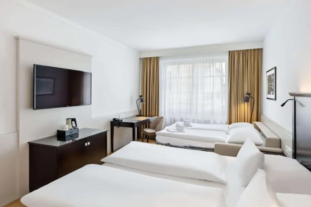 Austria Trend Parkhotel Schönbrunn-Family Room-10