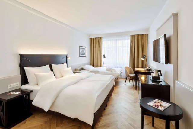 Austria Trend Parkhotel Schönbrunn-Family Room-6