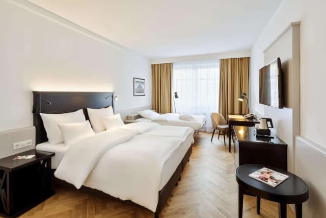 Austria Trend Parkhotel Schönbrunn-Family Room-16
