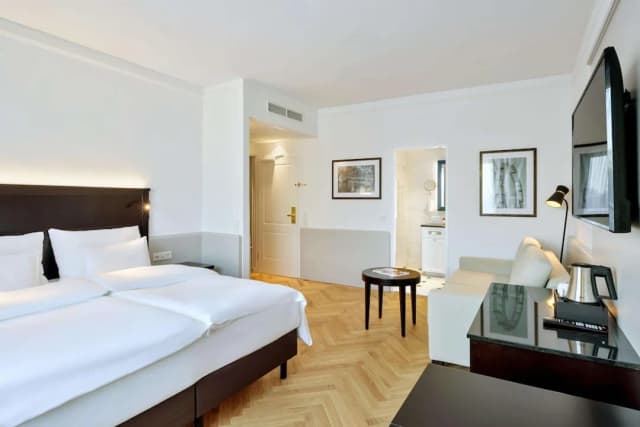 Austria Trend Parkhotel Schönbrunn-Family Room-17