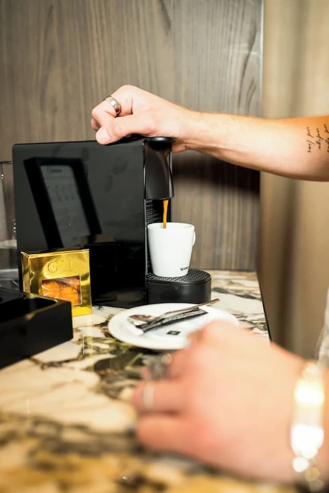 維也納 O11 精品飯店-經典雙人房-7