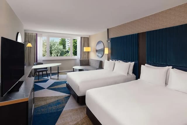 ヒルトン ウィーン ウォーターフロント-4 Queen Beds Dedicated children Room-1